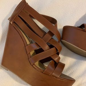 Soda | size 9 cooper brown wedges. Like new